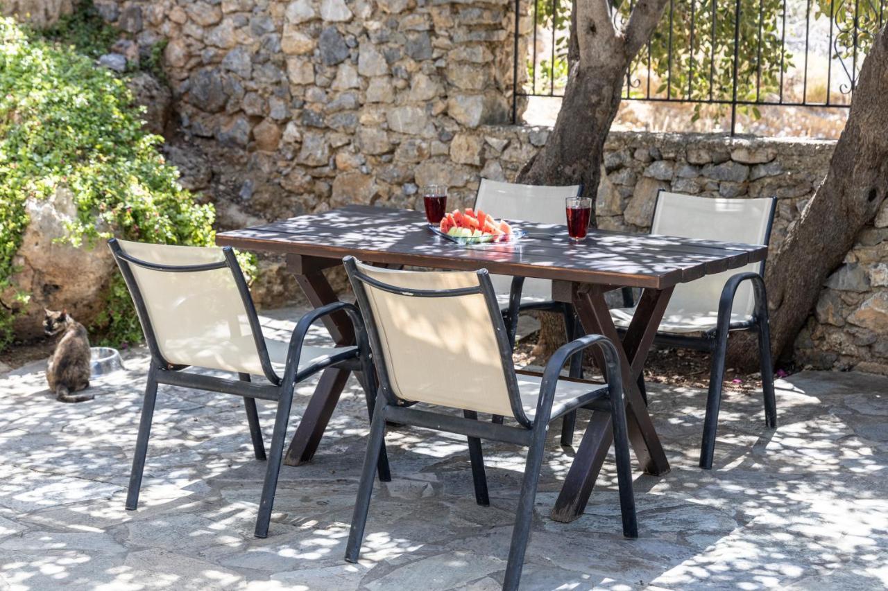 Manolis' House Holiday home