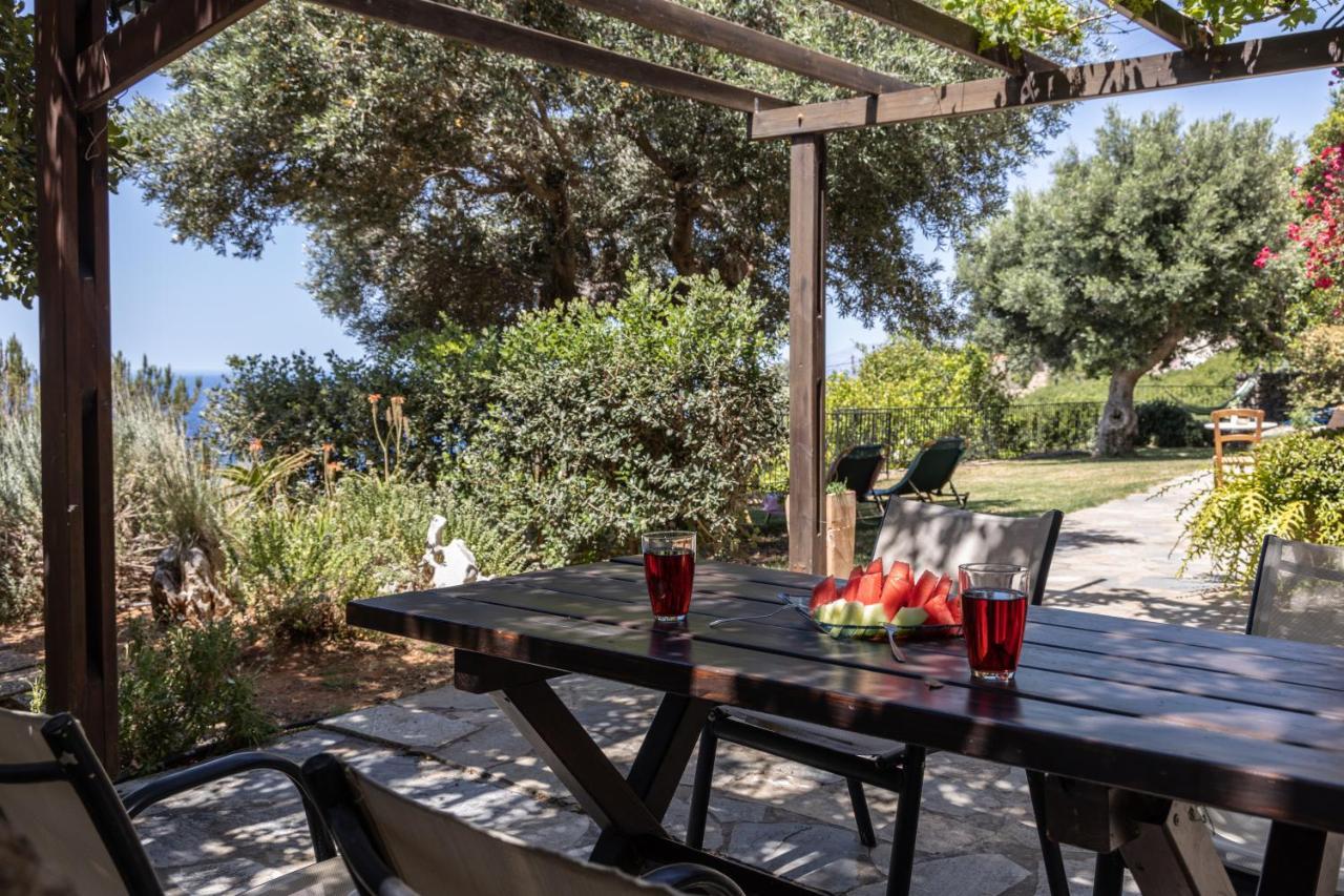 Manolis' House Holiday home