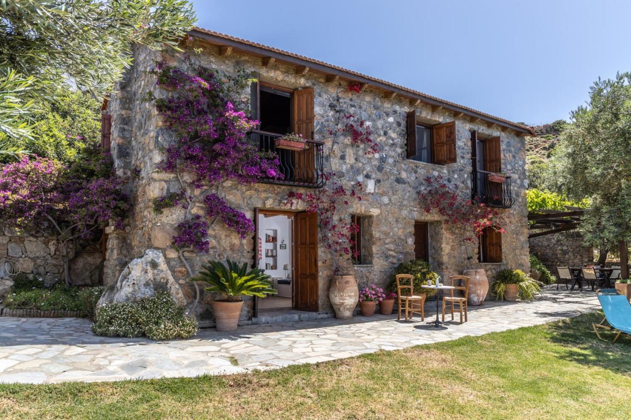 Holiday home Manolis' House *