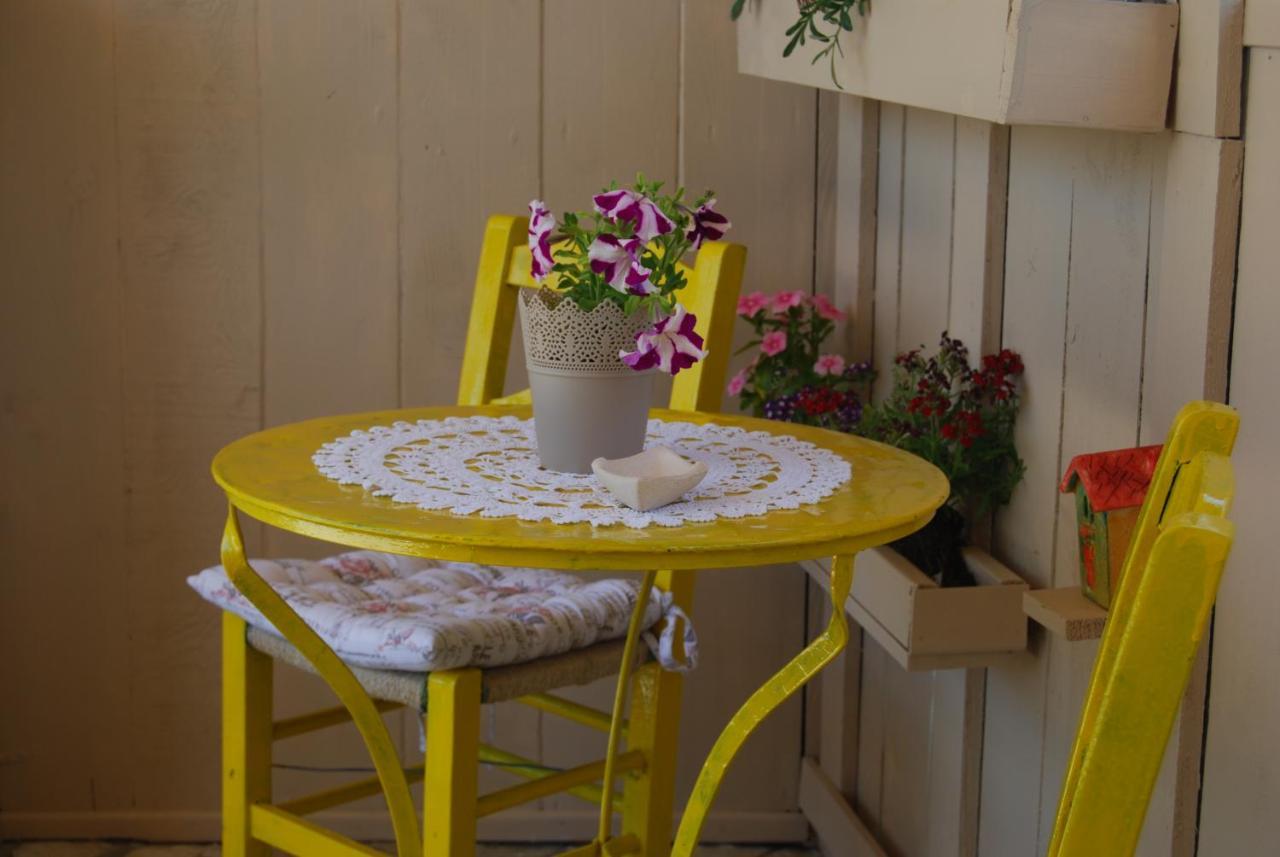 Luxury Traditional The Small Bookstore Guest house *