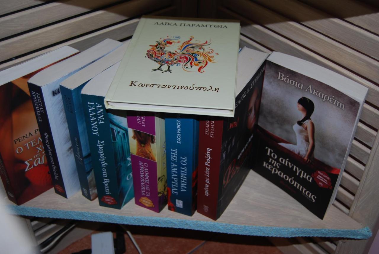 Luxury Traditional The Small Bookstore Guest house