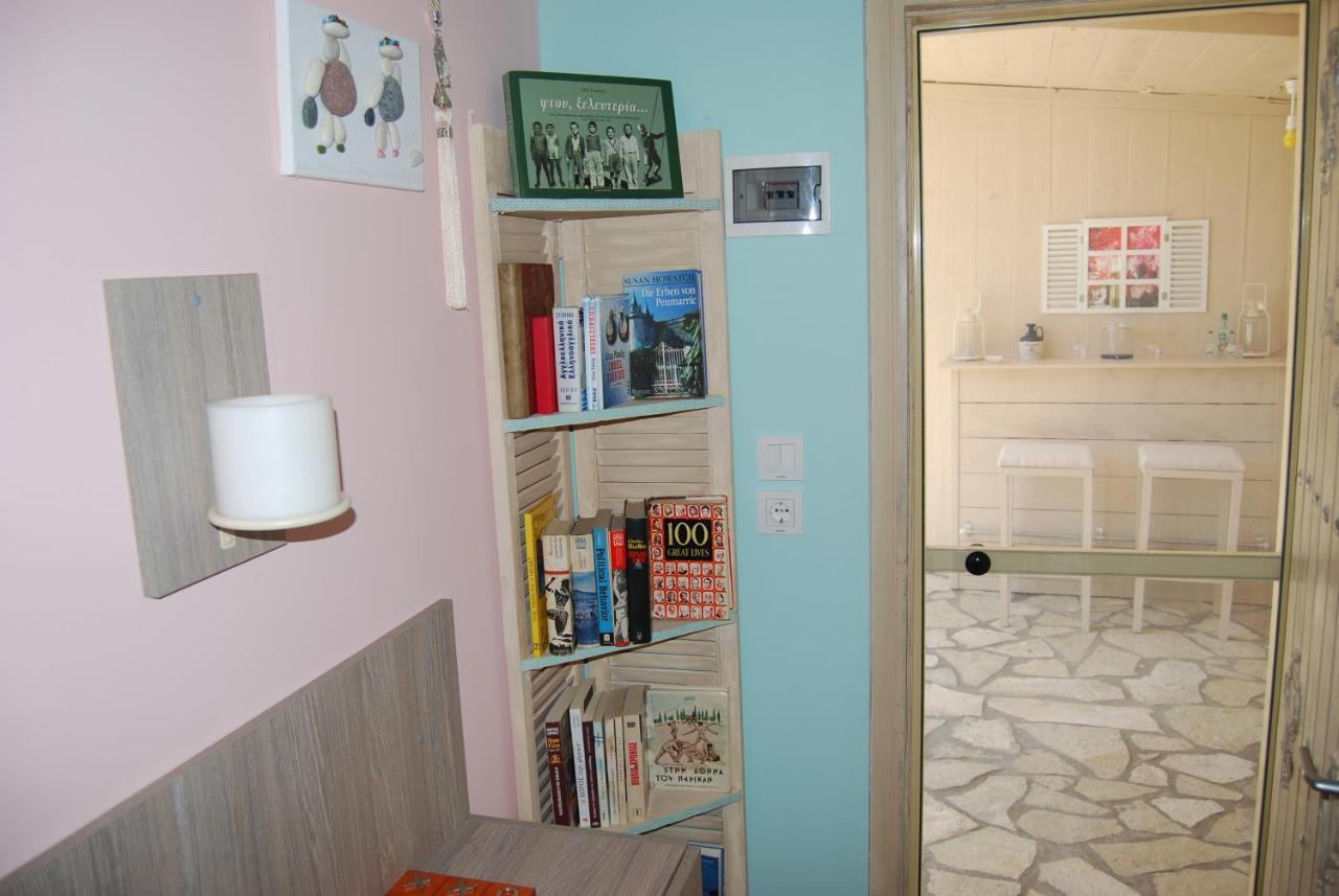 Luxury Traditional The Small Bookstore Guest house Kastro-Kyllini