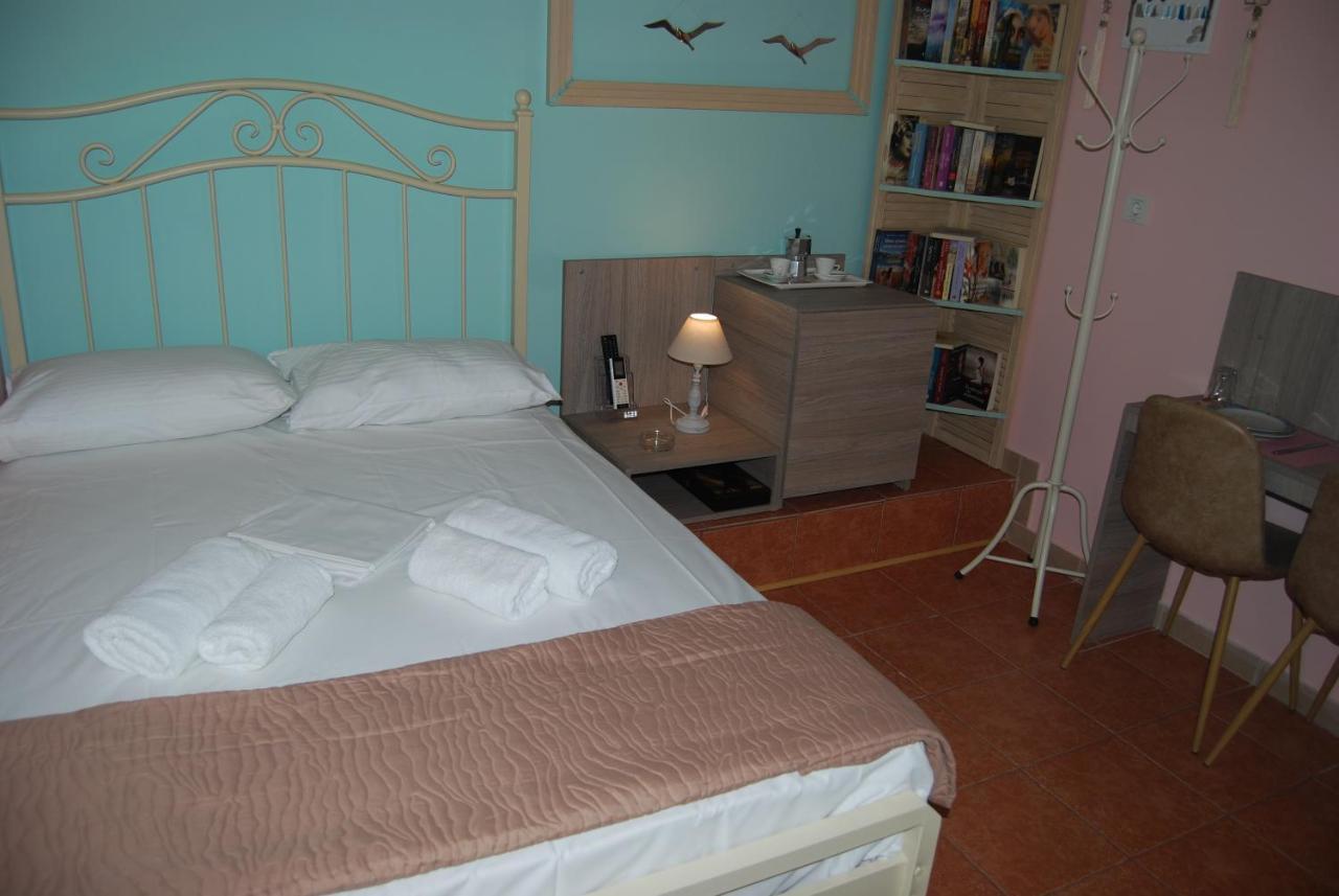 Guest house Luxury Traditional The Small Bookstore Kastro-Kyllini