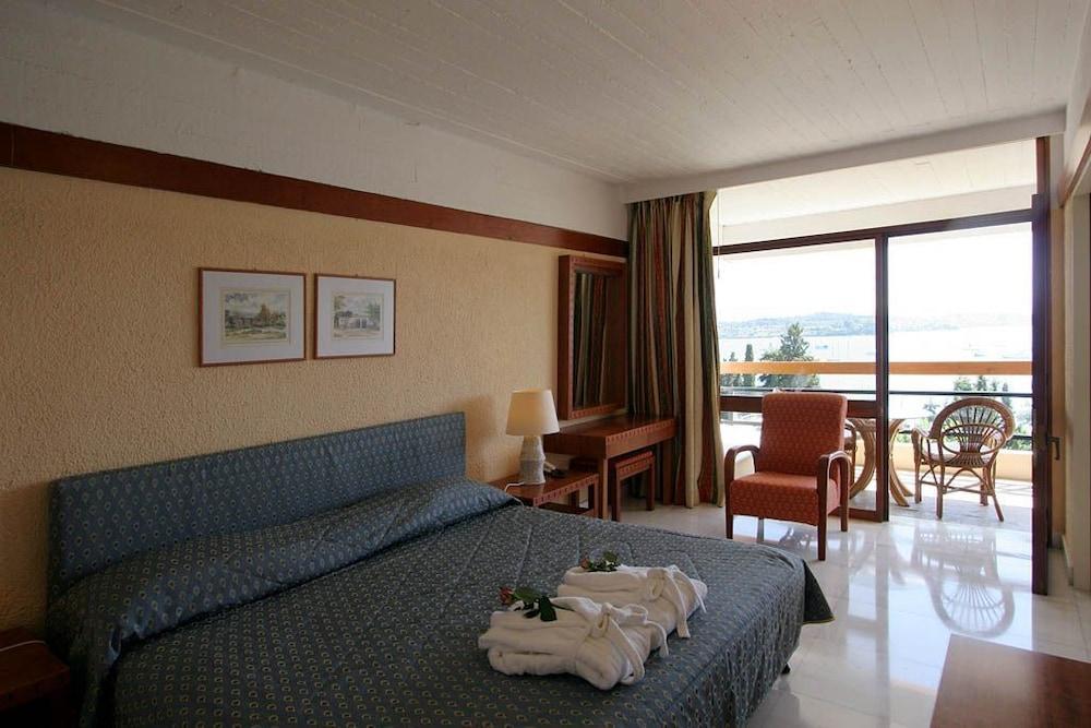 Hotel Aks