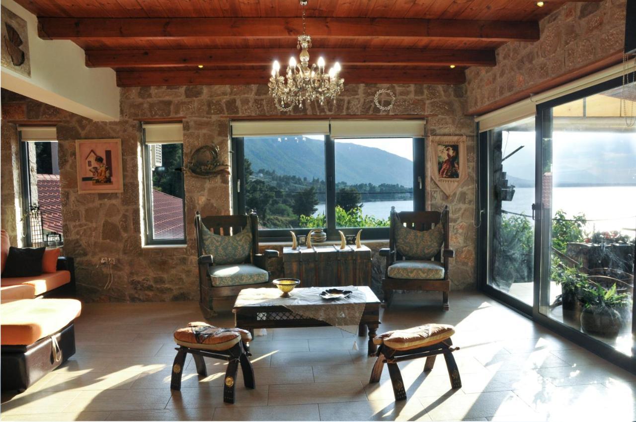 Magical View, Asproneri,