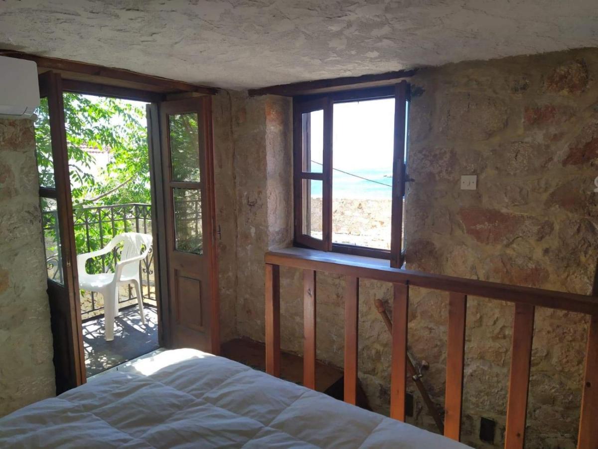 Apartment Rosalia Chalki Town