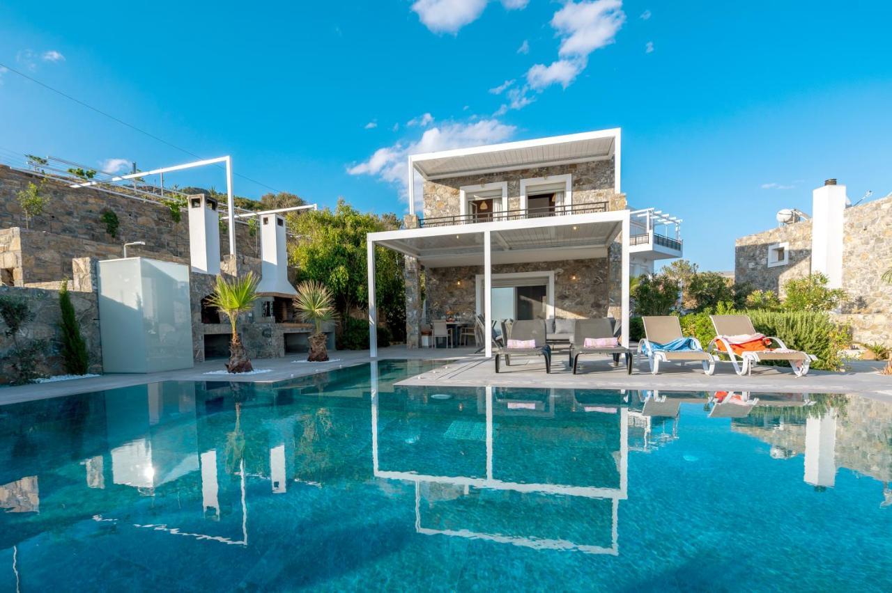 Achlia Beach Villa