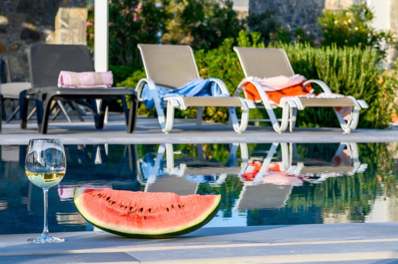 Achlia Beach Villa *