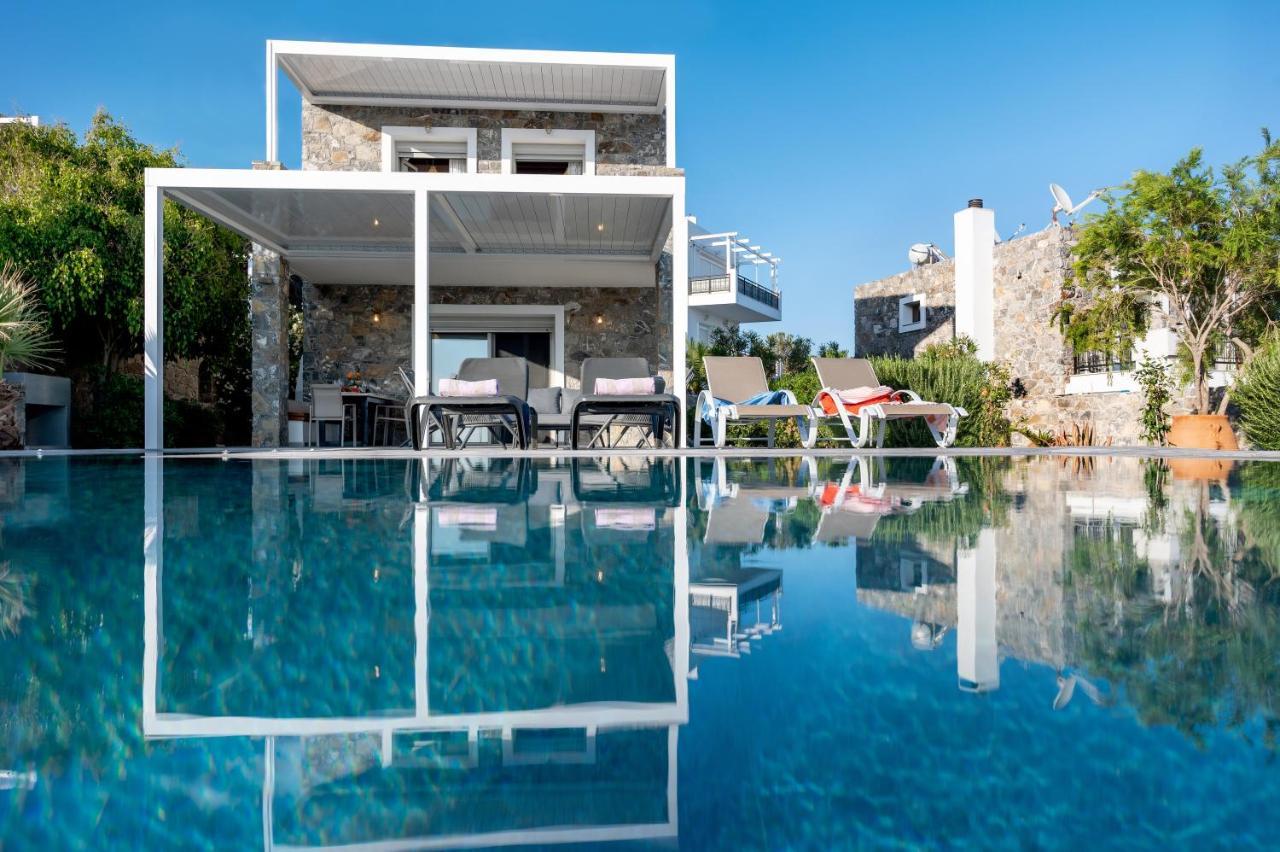 Achlia Beach Villa