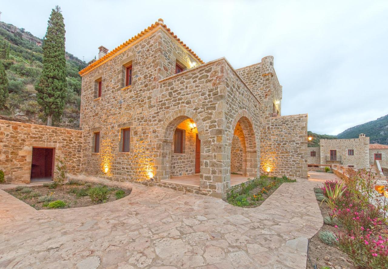 Hotel Brazzo Di Maina Oitilon