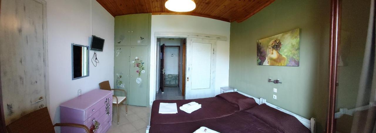 Katerina Fotopoulos & - Papanero Com Apartment