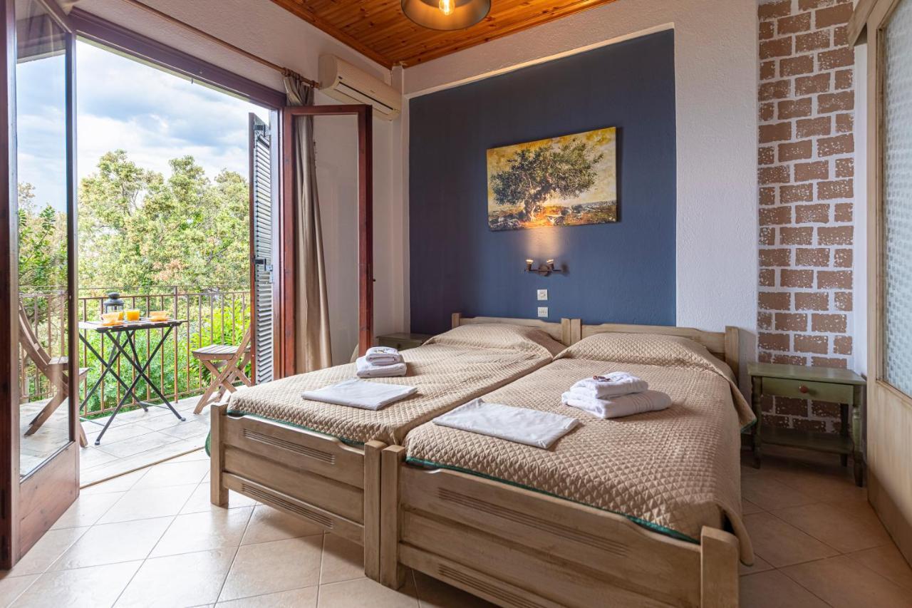 Katerina Fotopoulos & - Papanero Com Apartment