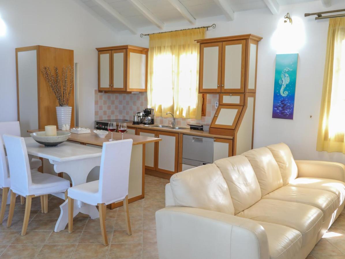 Georgia Villa Skiathos Town