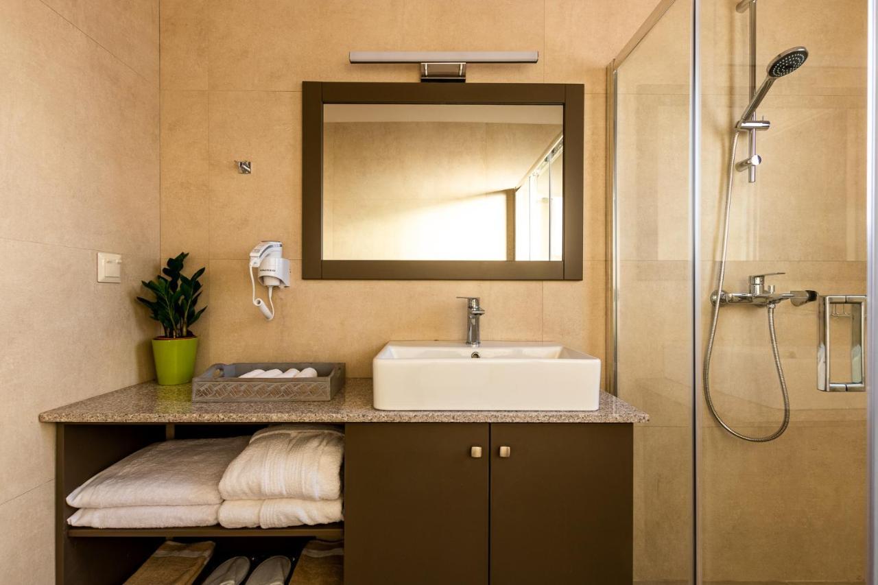 Hotel Emerald *