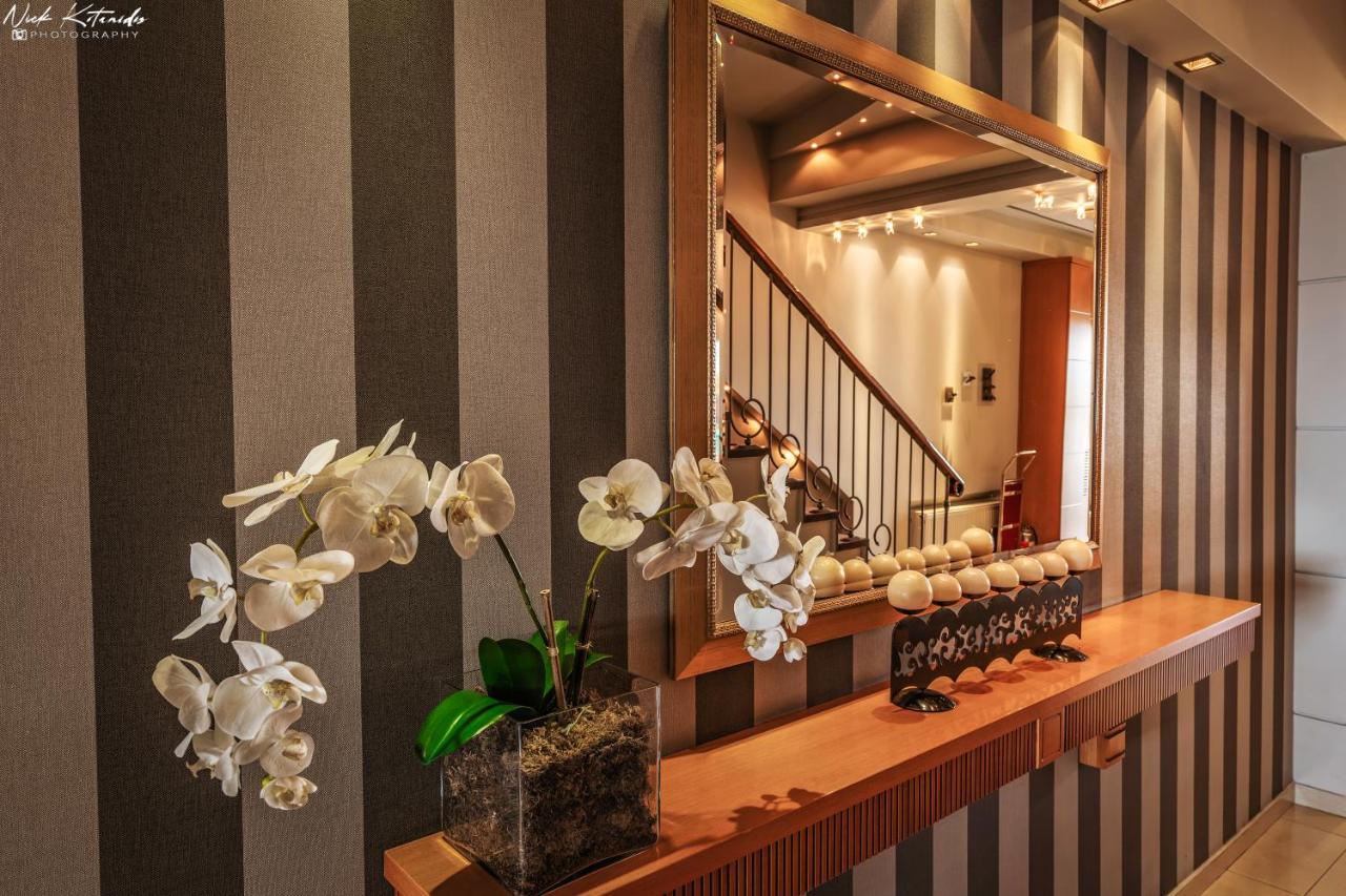 Hotel Avra 2*
