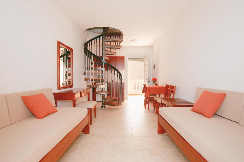 Kalimera Hotel 2*