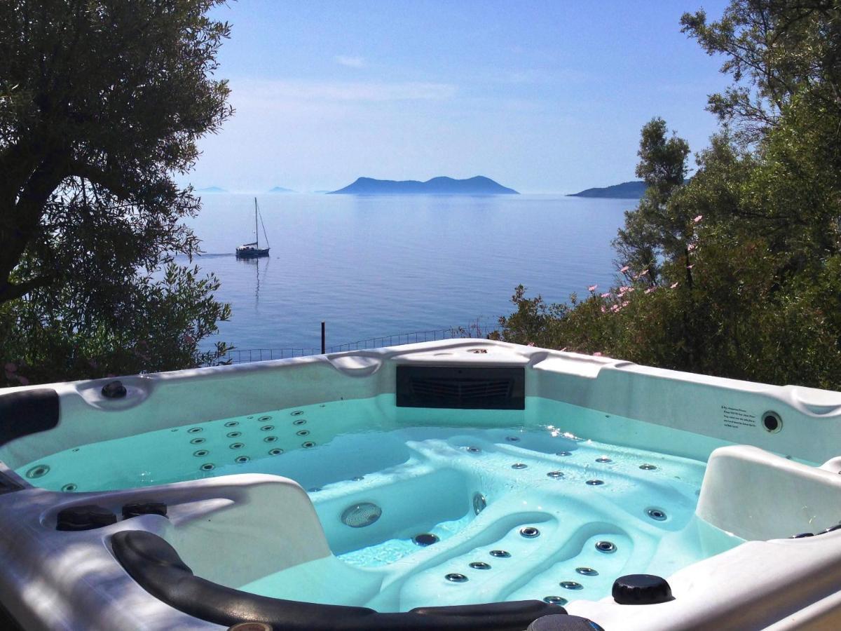 Nautique - Waterfront Villa Sivota (Lefkada)