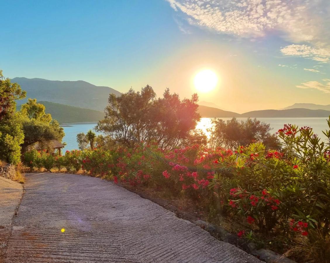 Nautique - Waterfront Sivota (Lefkada)