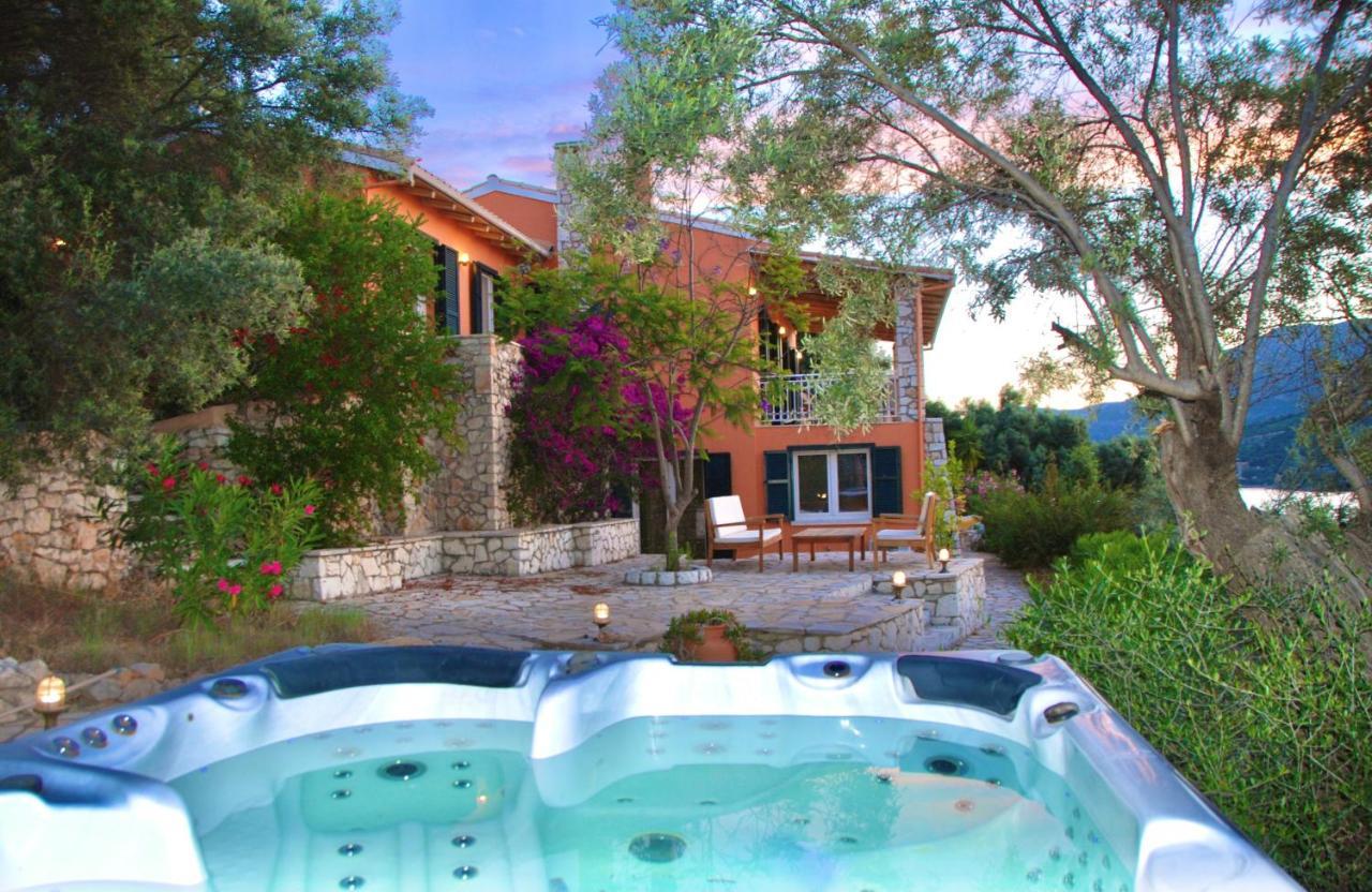 Nautique - Waterfront * Sivota (Lefkada)