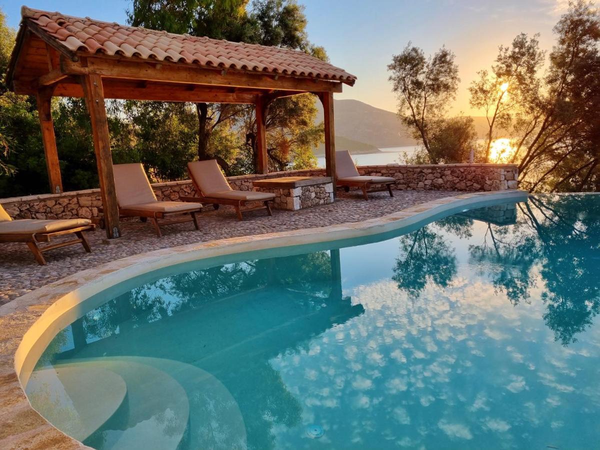Nautique - Waterfront Villa *