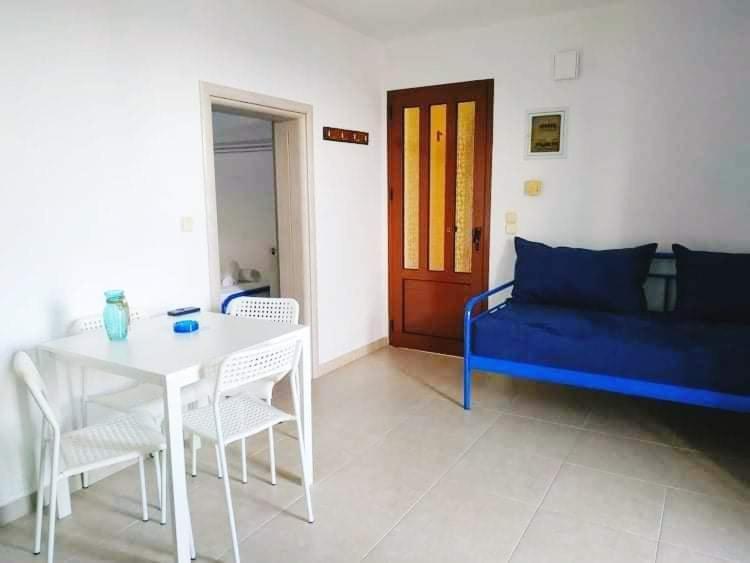 Apartment Avra Kymi
