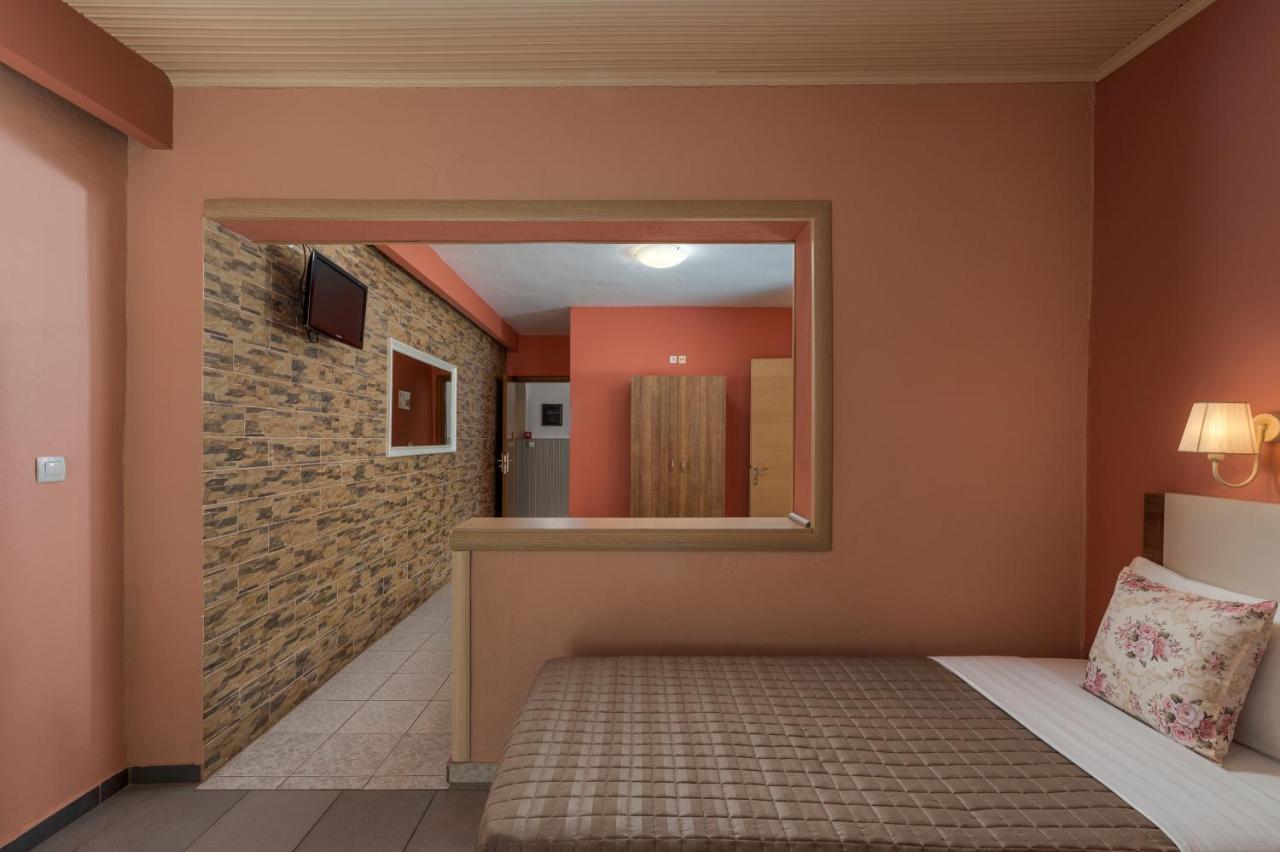 Ouzas Luxury Hotel