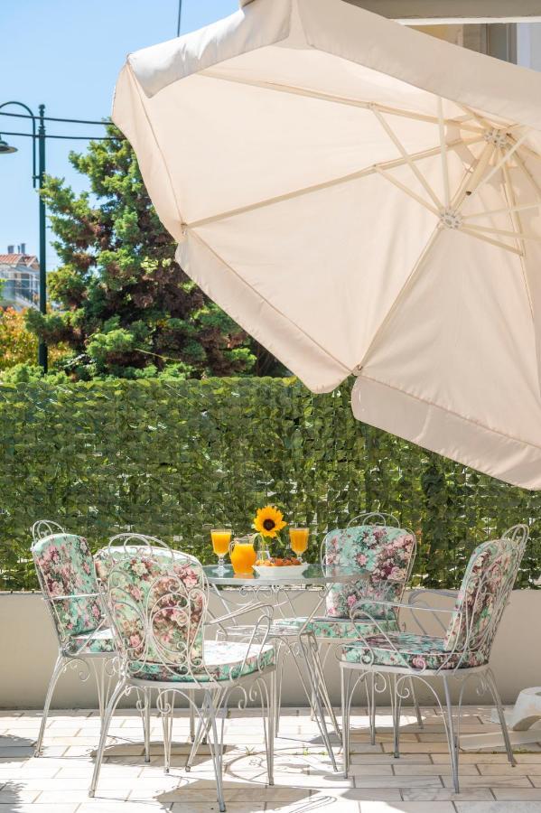 Ouzas Luxury Olympiaki Akti