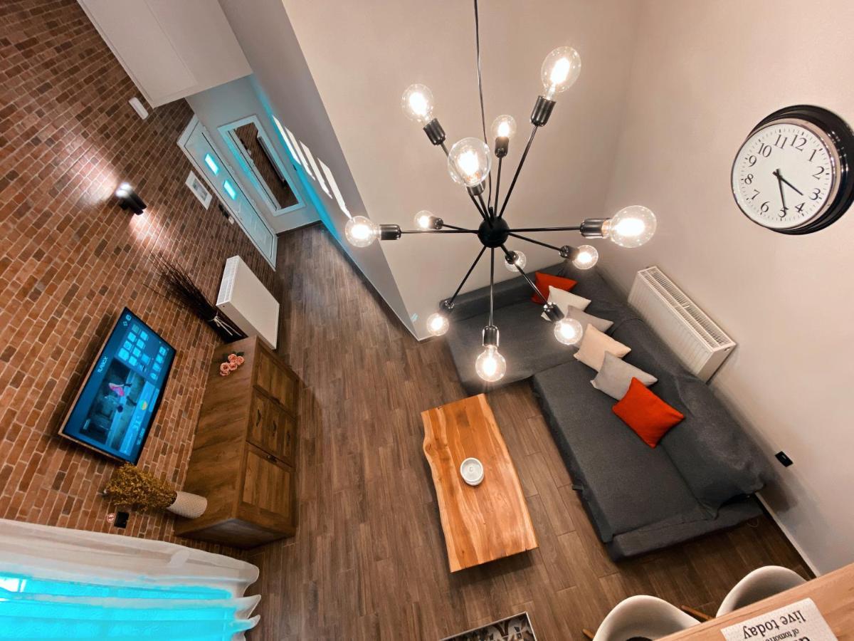 Panos Signature Loft Apartment *