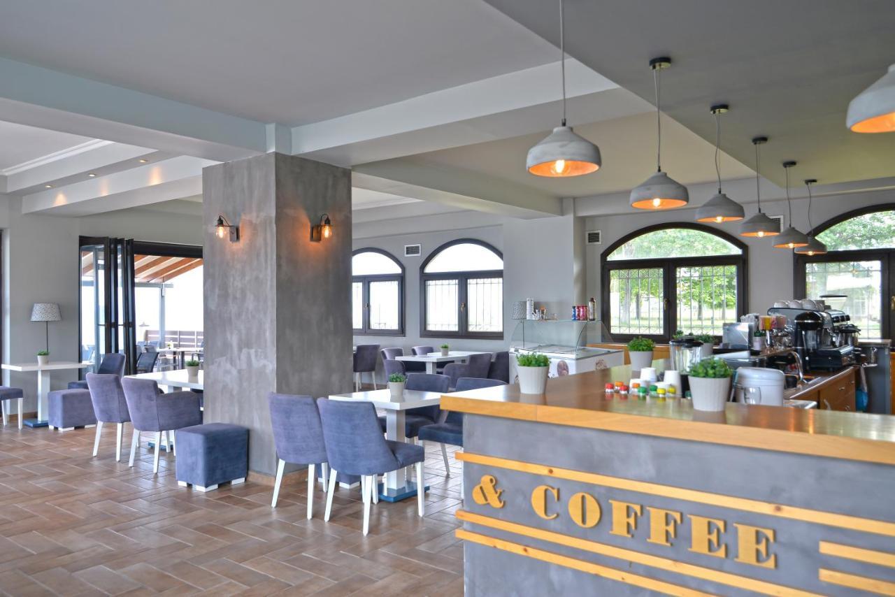 Akrothalassia Hotel 2*