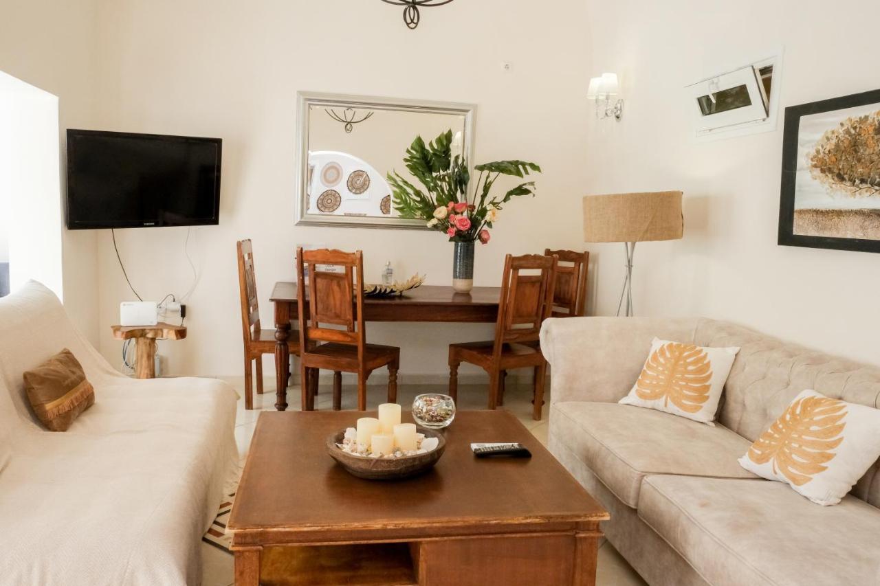 By Georgia Apartment