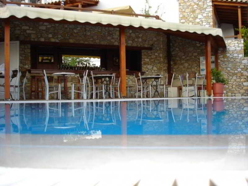 Maraki Aparthotel 3*