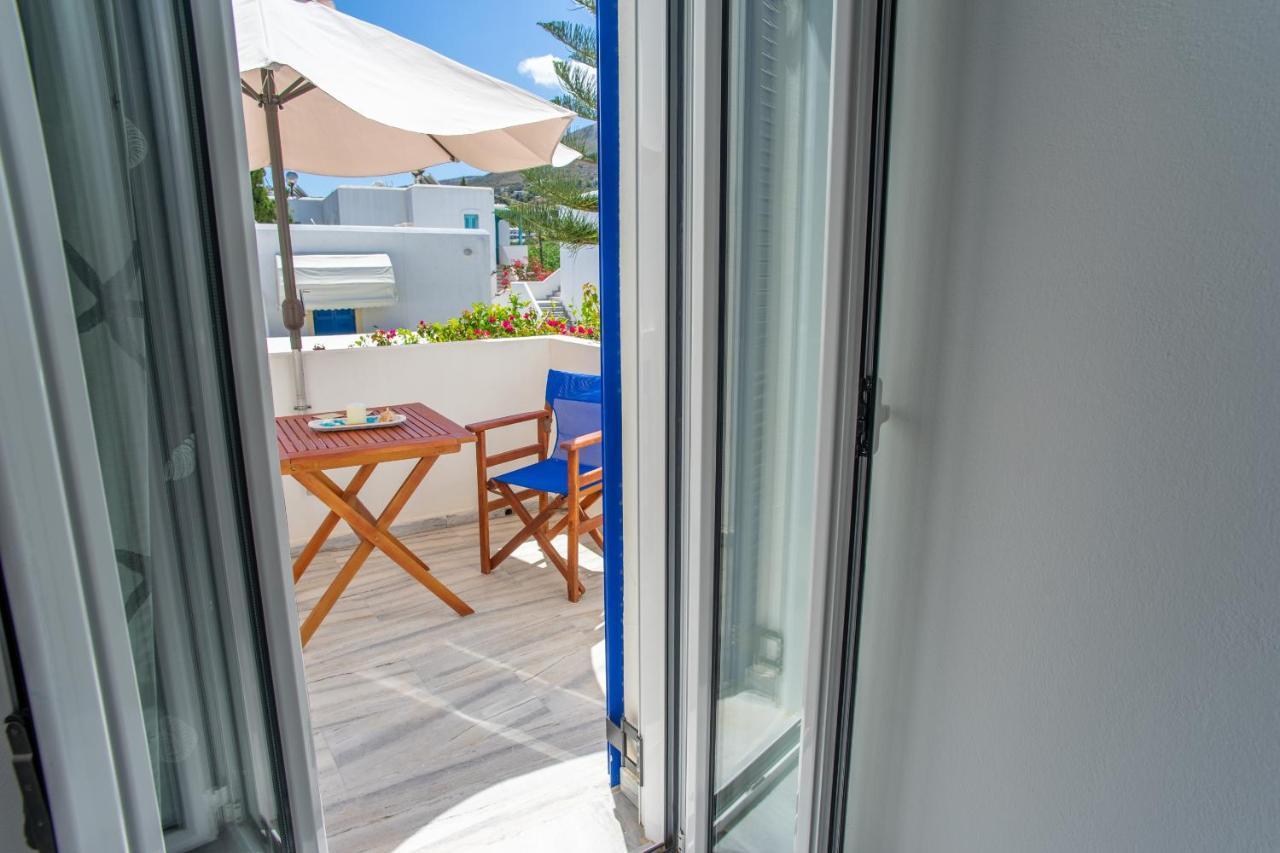 Marioly Parikia (Paros)