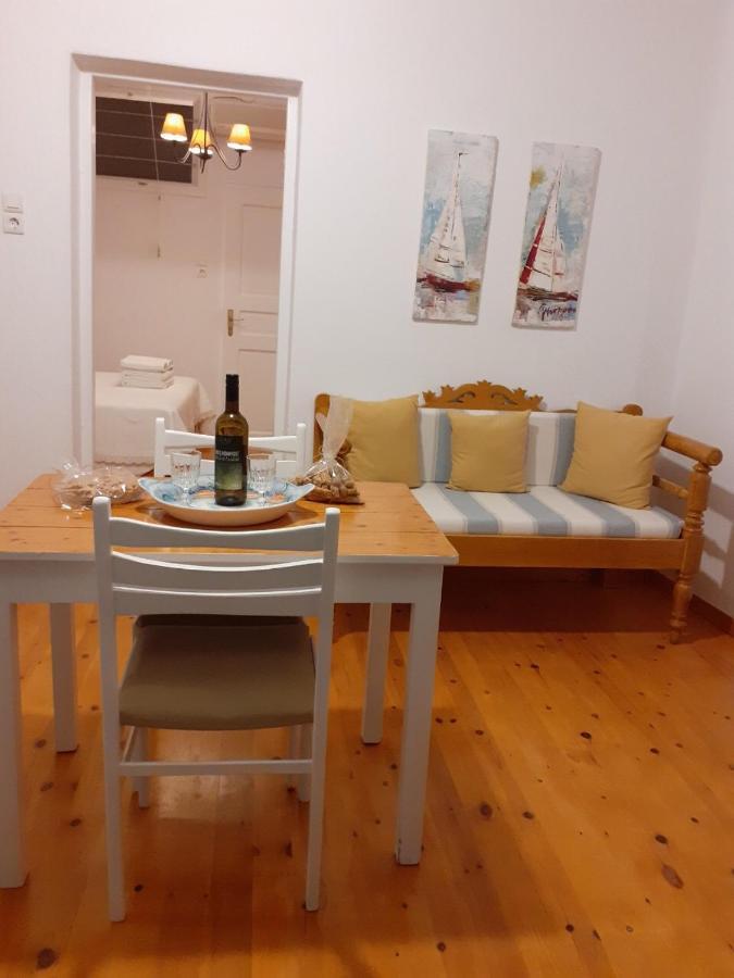 Drougas' Sea House