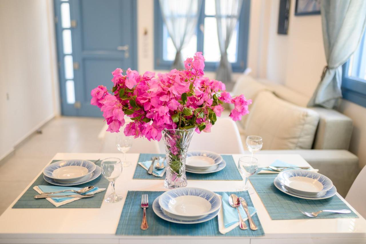 Evelina Pension: Diverse Near Black *