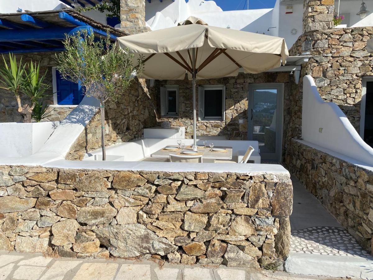 Rineia Complex By Live&travel Apartment