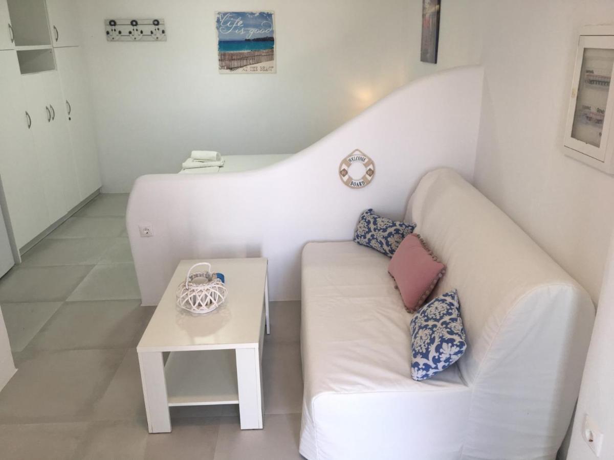 Rineia Complex By Live&travel