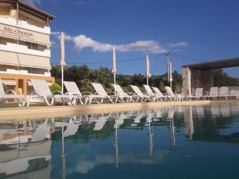 Alex House Aparthotel Zacharo