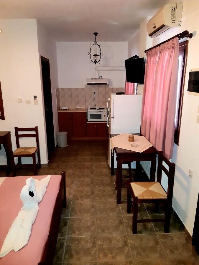 Tsonos Apartment