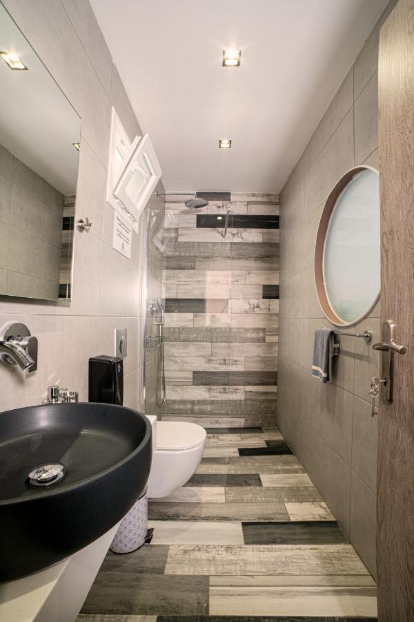 Hotel Nickolas 3*