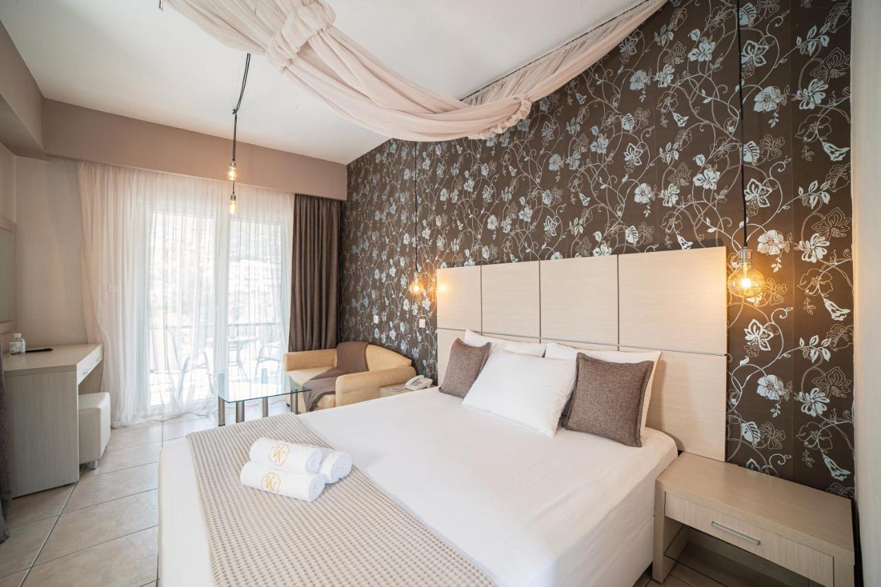 Nickolas Hotel