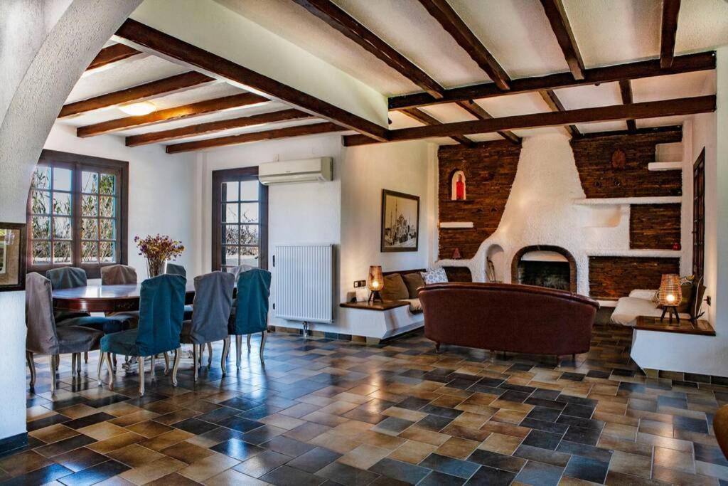 Villa Velissarios: Wonderful Next To *