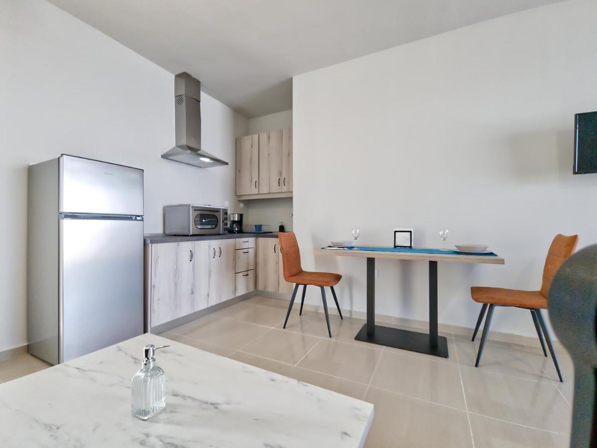 Epipleon Luxury Suites: Seafront With Spacious Verandas Nafpaktos