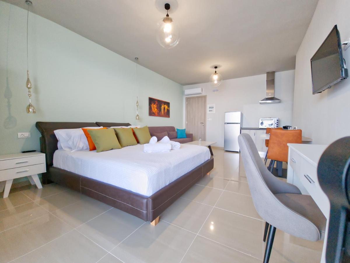 Epipleon Luxury Suites: Seafront With Spacious Verandas Apartment Nafpaktos