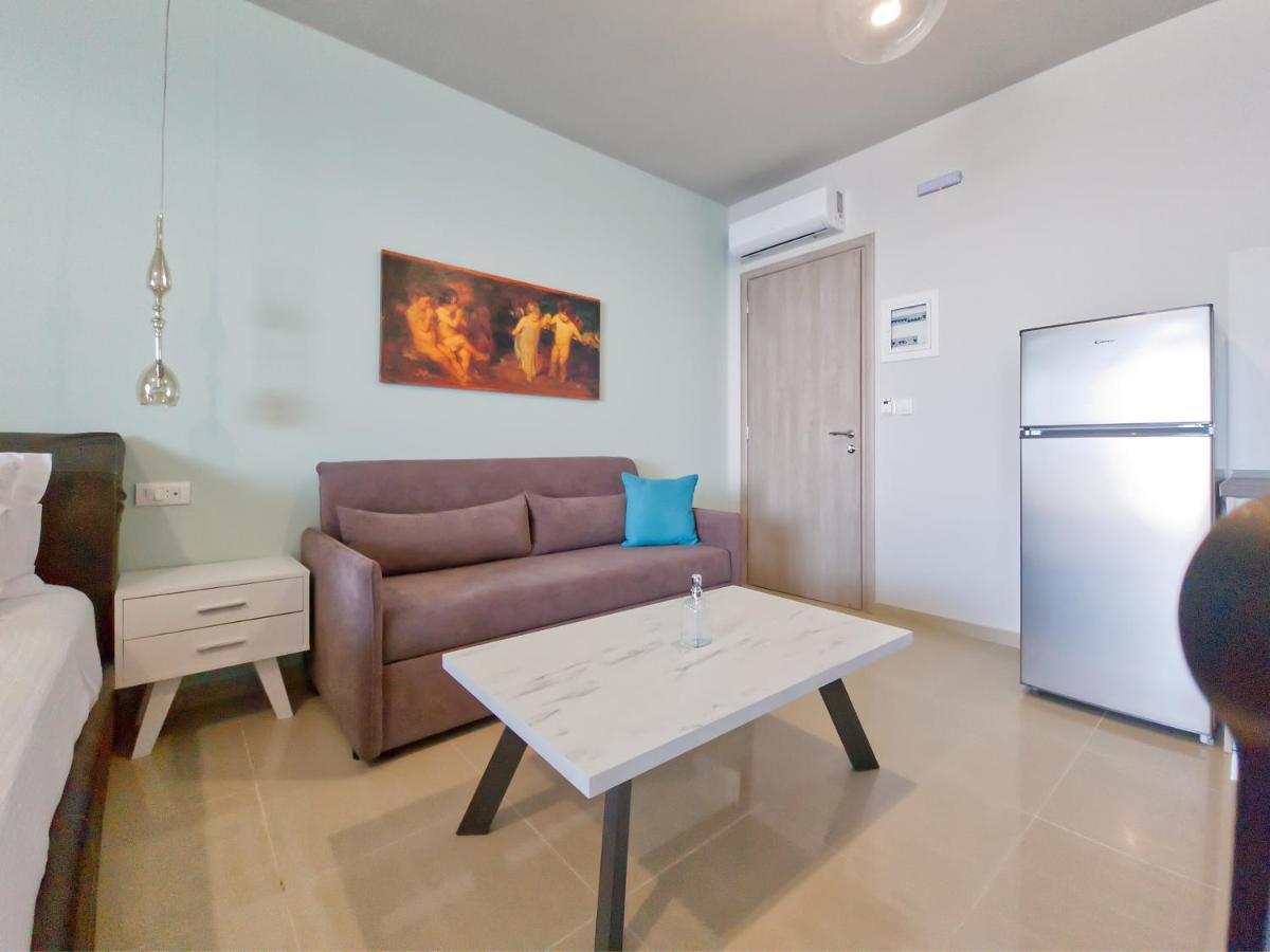 Epipleon Luxury Suites: Seafront With Spacious Verandas *