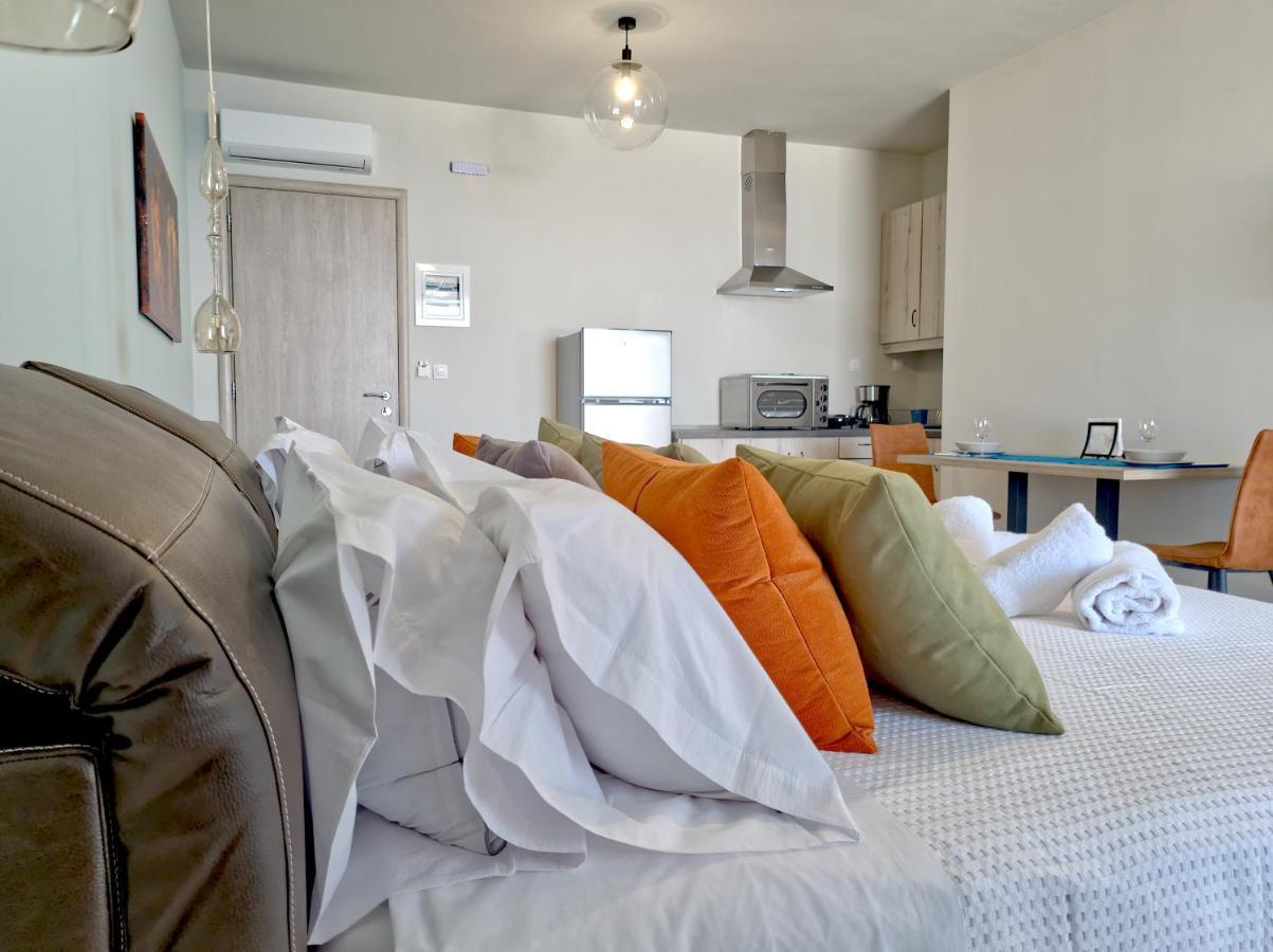 Epipleon Luxury Suites: Seafront With Spacious Verandas Apartment *