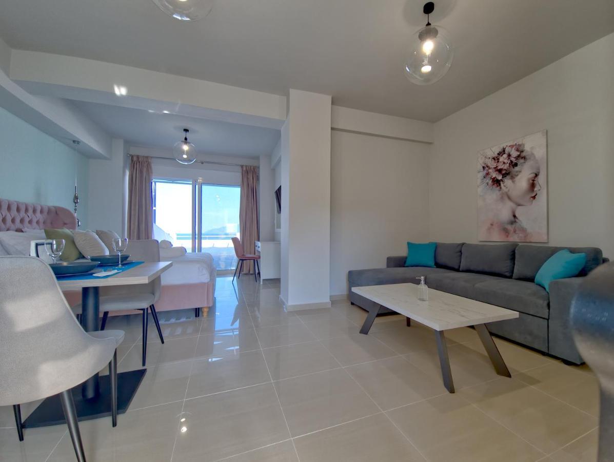 Epipleon Luxury Suites: Seaside With Spacious Terrace