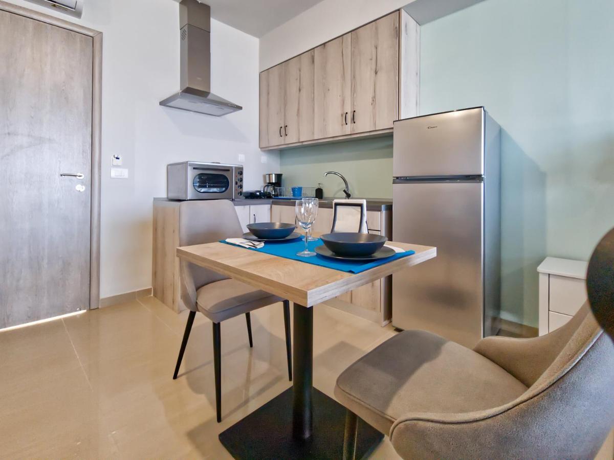 Epipleon Luxury Suites: Seaside With Spacious Terrace Apartment Nafpaktos