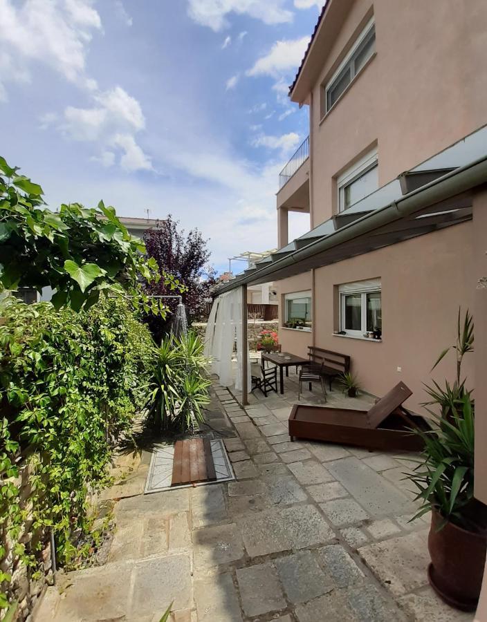 Apartment Palace Luxury Palio Palaiontsiflikion