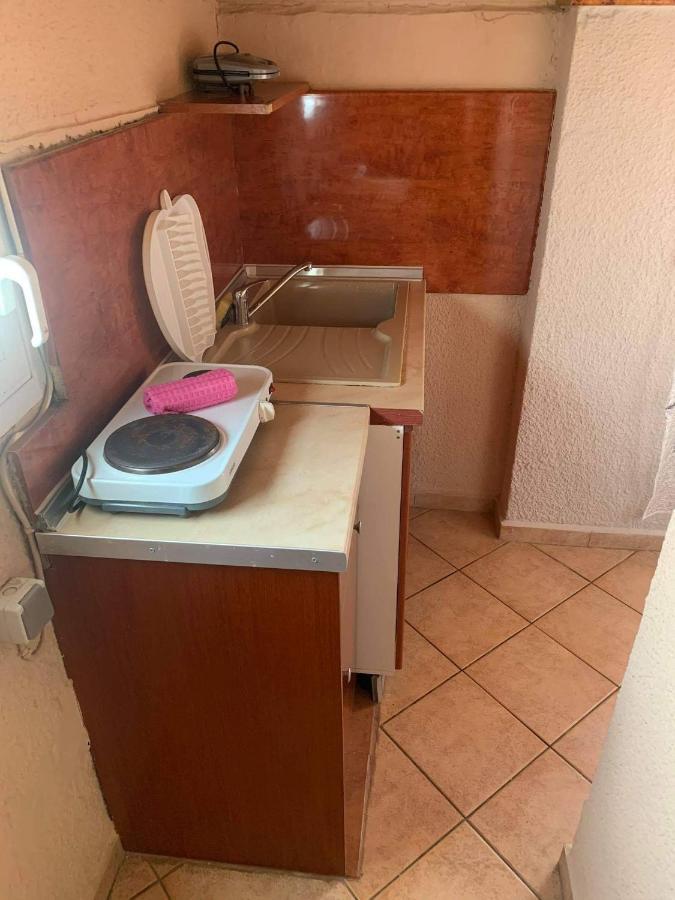 Dora Guest house