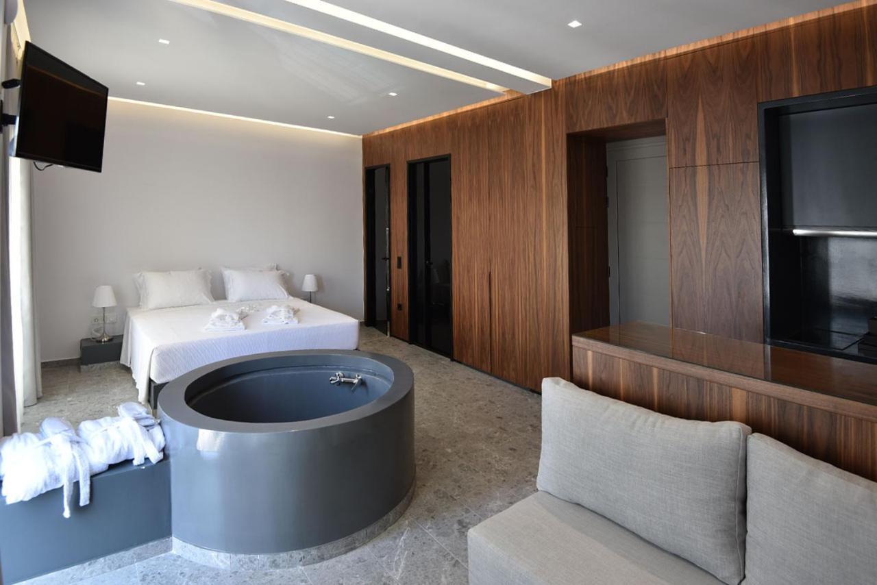 Rose N Stone, Queen, Luxury Apartment Tinos